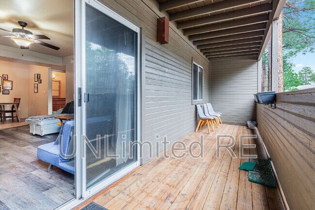 Building Photo - 1385 W University Ave