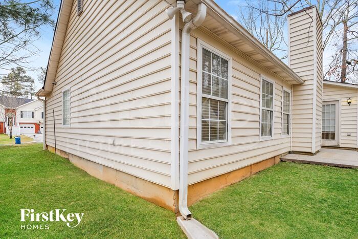 Building Photo - 727 Melrose Trce NE