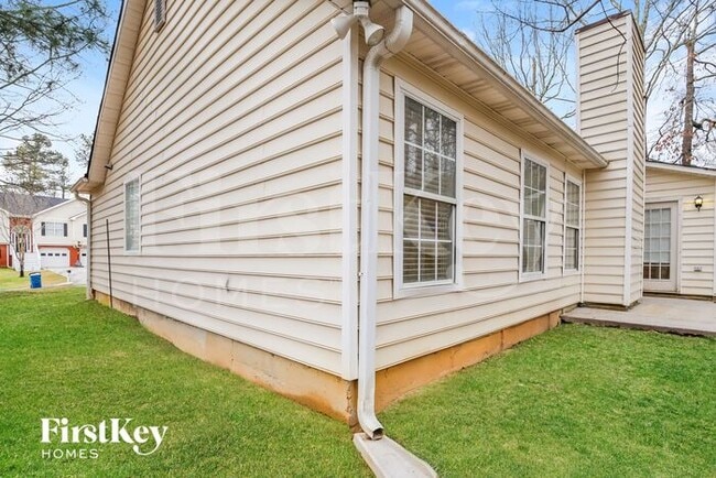 Building Photo - 727 Melrose Trce NE