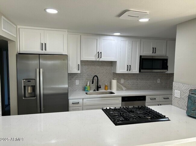 Building Photo - 3839 E Friess Dr