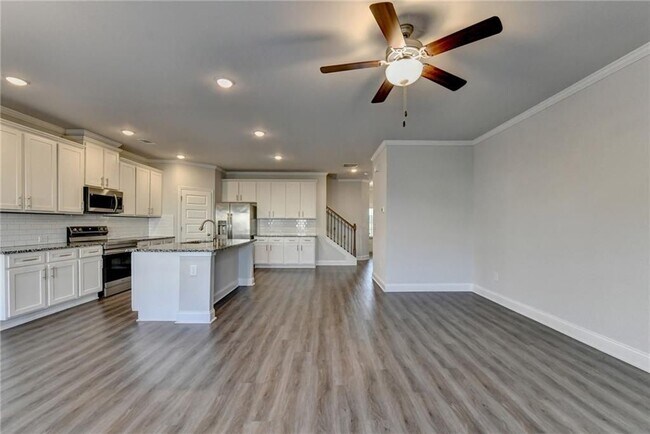 Building Photo - 3855 Brookburn Pk