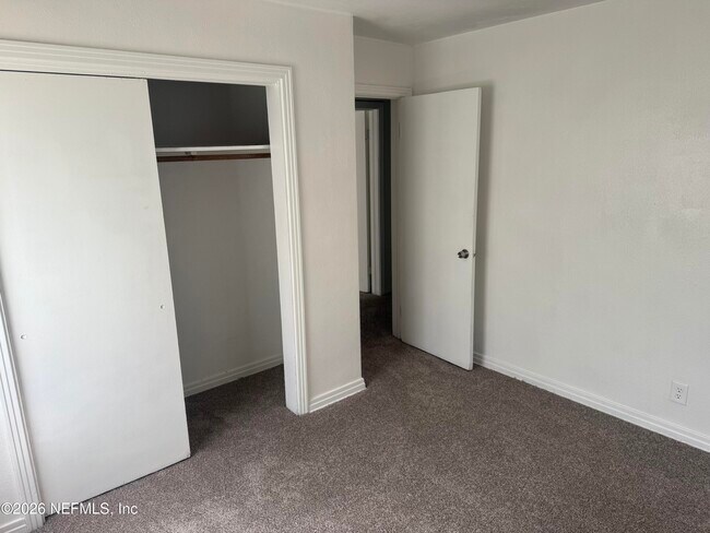 Building Photo - 2334 Rogero Rd