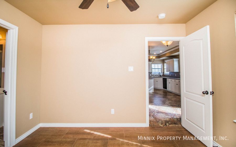 Building Photo - 5826 104th St