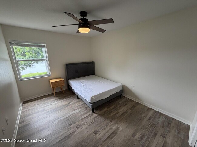 Building Photo - 1305 Ambra Dr