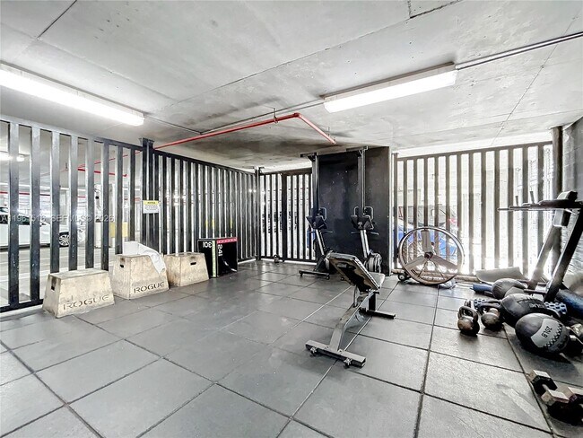 Building Photo - 690 SW 1st Ct