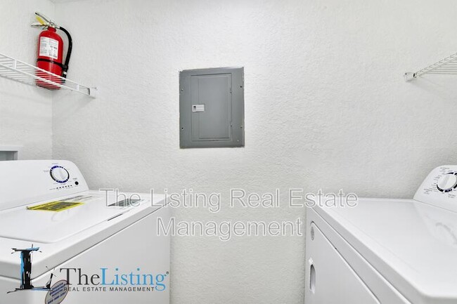 Building Photo - 4460 Perkinshire Ln