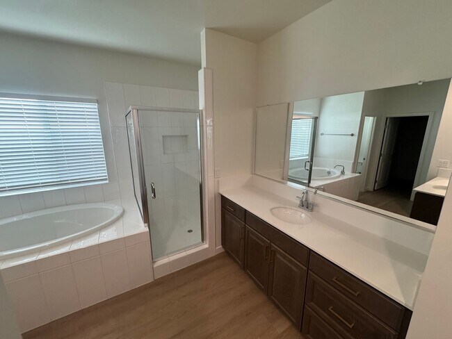 Building Photo - 12714 Graham Ct