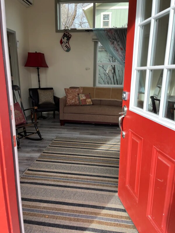 Building Photo - 1328 W Pikes Peak Ave