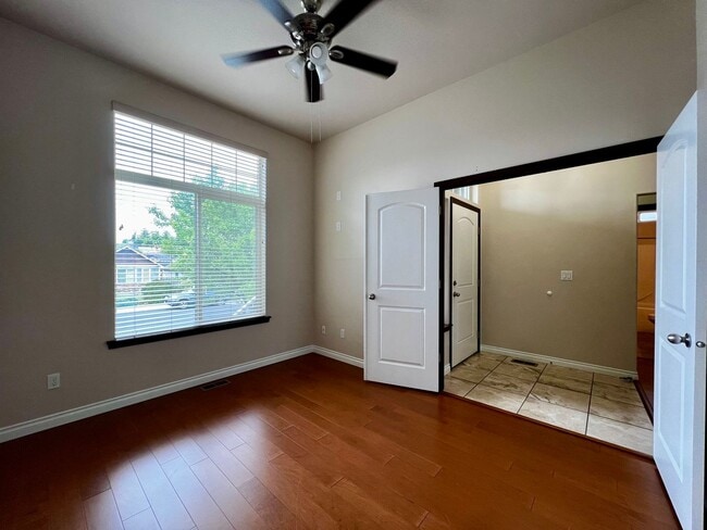 Building Photo - Home in West Valley with garage & back yard!