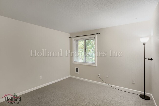 Building Photo - 2680 SW 87th Ave