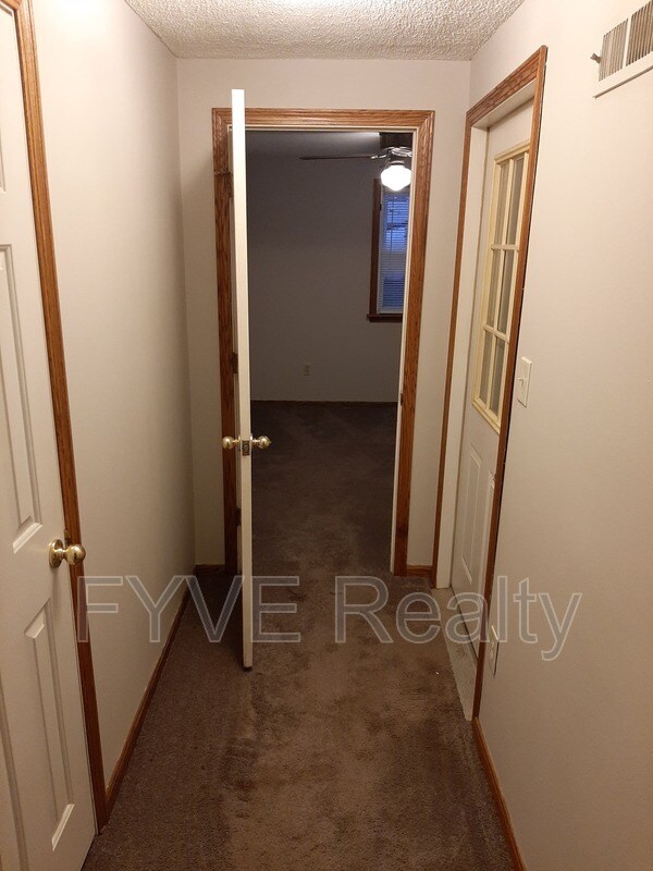 Building Photo - 1222 E 340th St