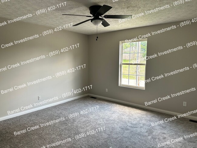 Building Photo - 2-Bed, 1-Bath Townhome with Attached Garag...