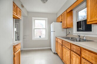 Building Photo - 3 BED, 1 BATH BEAUTIFUL  SINGLE-FAMILY HOME IN CLEVELAND!