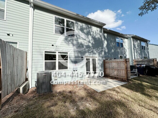 Building Photo - 1006 Depot St