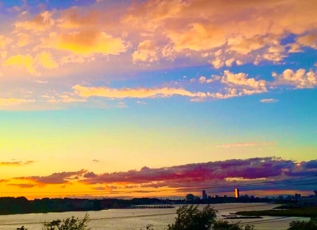 Building Photo - 166 Quincy Shore Dr