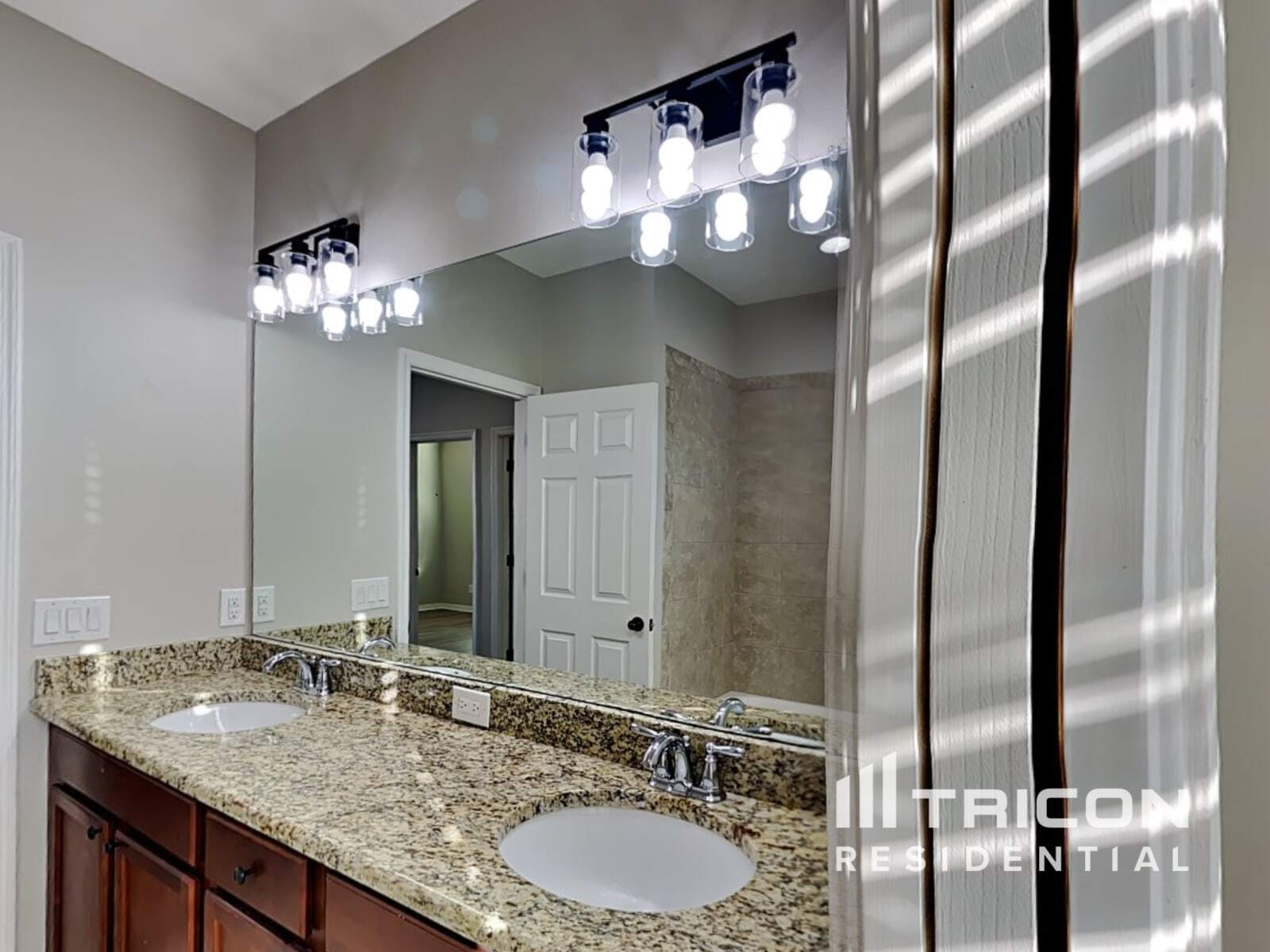 Building Photo - 32741 Coldwater Creek Loop