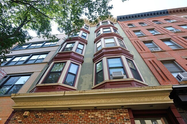 Building Photo - 261 1st St