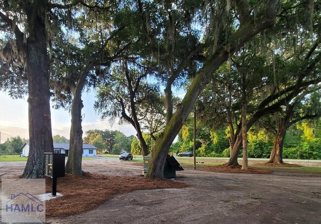 Building Photo - 44 Live Oak Loop