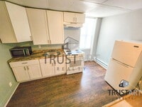 Building Photo - 1347 Sellers St