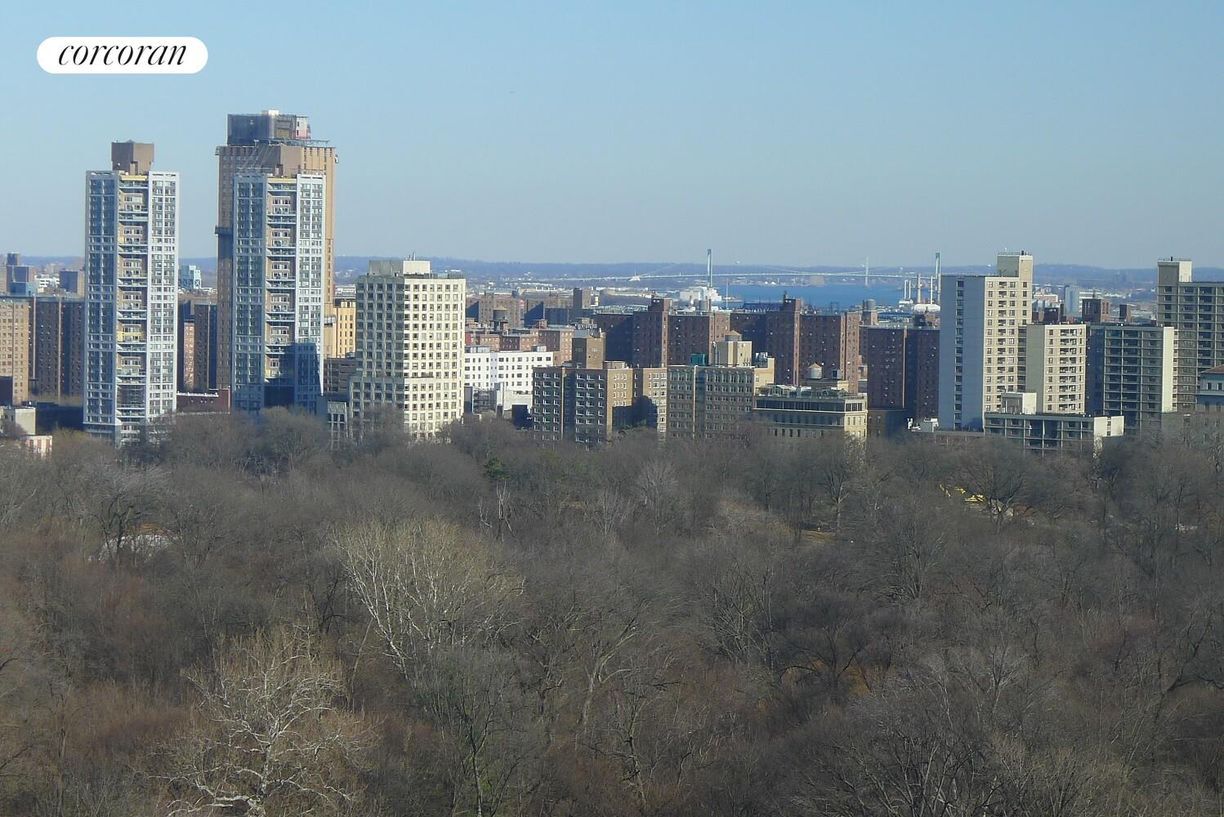 Building Photo - 400 Central Prk W