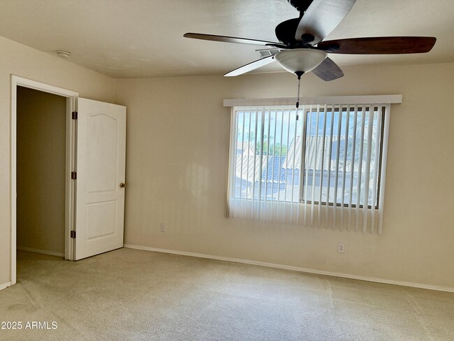 Building Photo - 8044 W Beck Ln