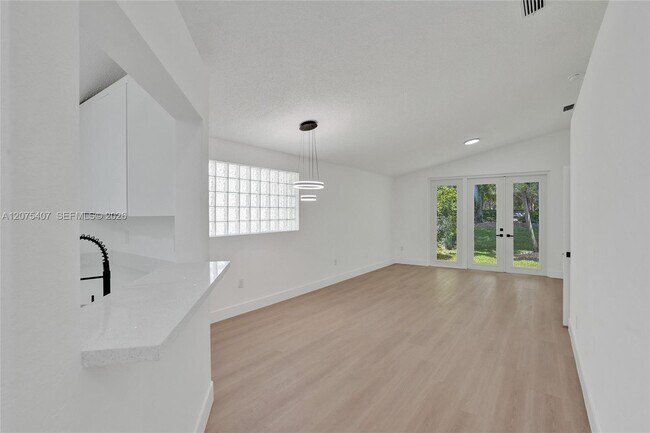 Building Photo - 4114 Sapphire St