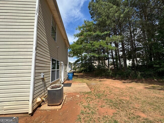 Building Photo - 330 Crestfield Cir