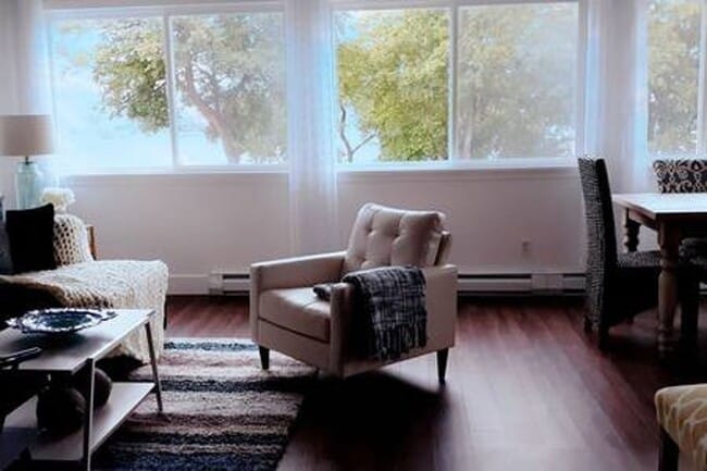 Building Photo - Best Baypointe Condo - ONLY Sept 8th - May...