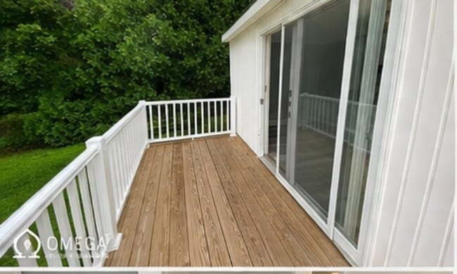 Building Photo - 13 Elm St