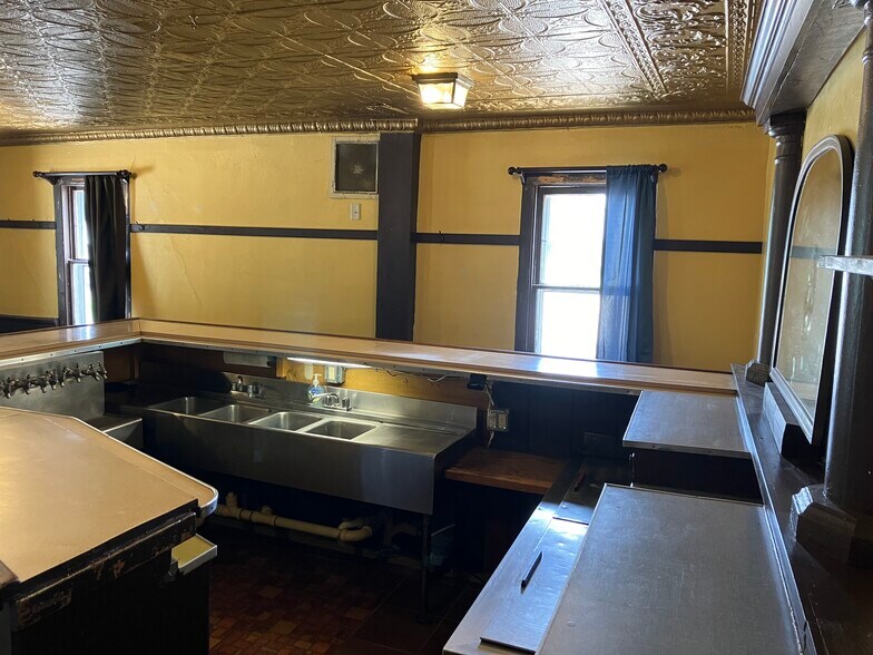 Kitchen sink - N8133 Franklin Rd