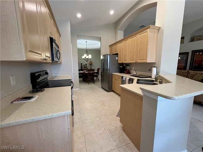 Building Photo - 6809 Ascot Dr