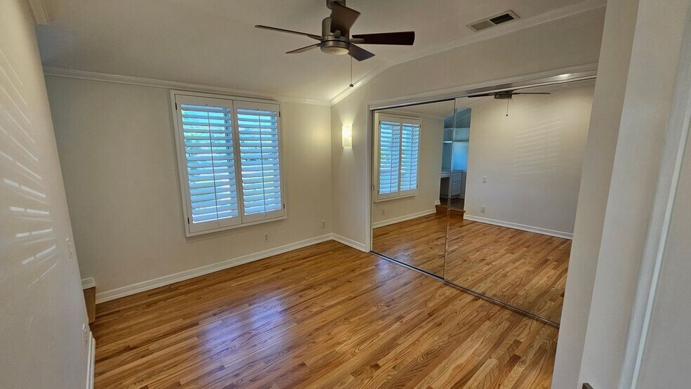 Building Photo - 7920 Avenida Alamar