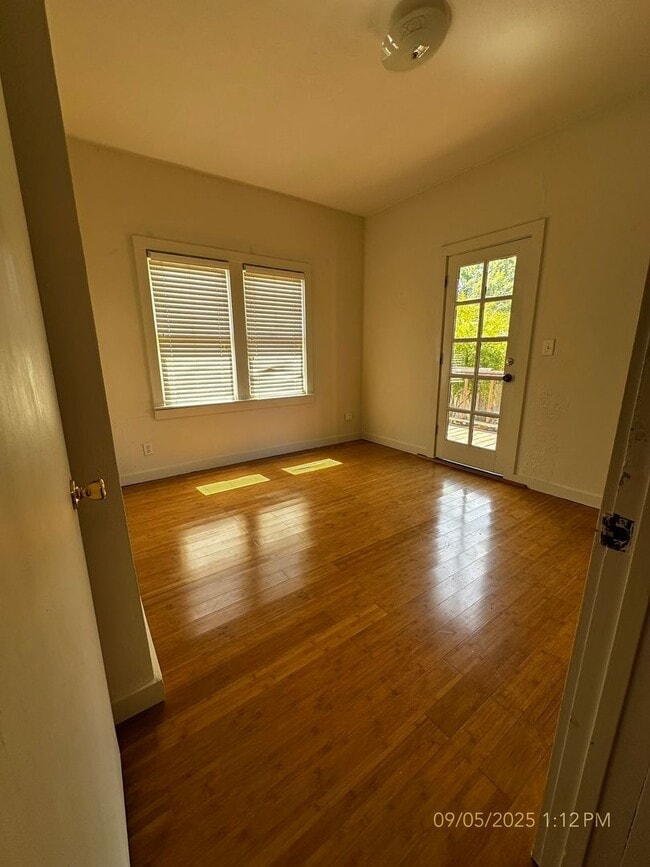 Building Photo - Charming Downtown Napa 2 Bedroom Home