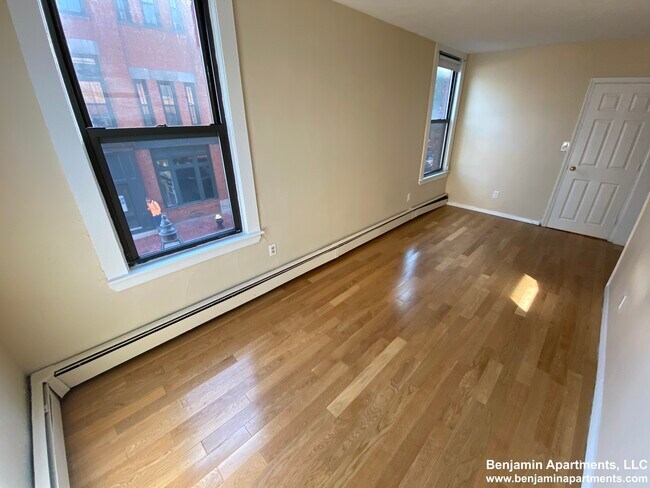 Building Photo - 224 Cambridge St