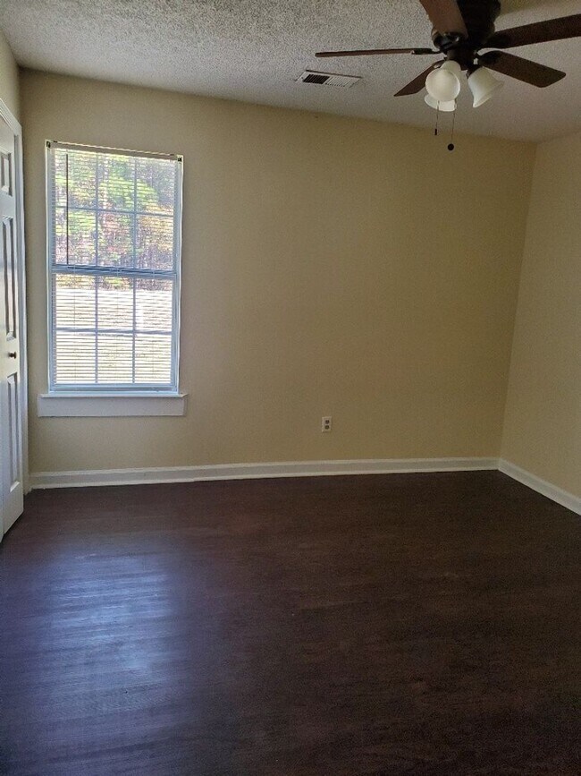 Building Photo - 639 Ed Beckham Rd