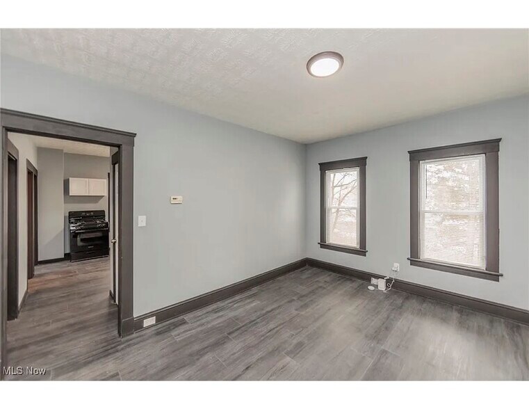 Building Photo - 1431 Rowley Ave