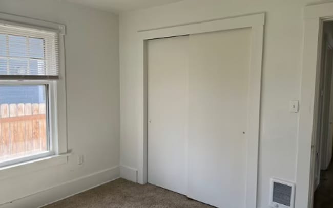Building Photo - Mount Vernon 2 Bedroom 1 Bath Close to Dow...