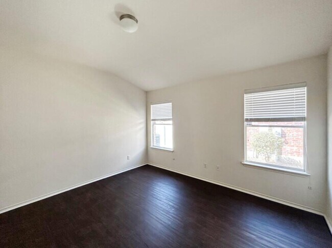 Building Photo - 1802 Honey Creek Ln