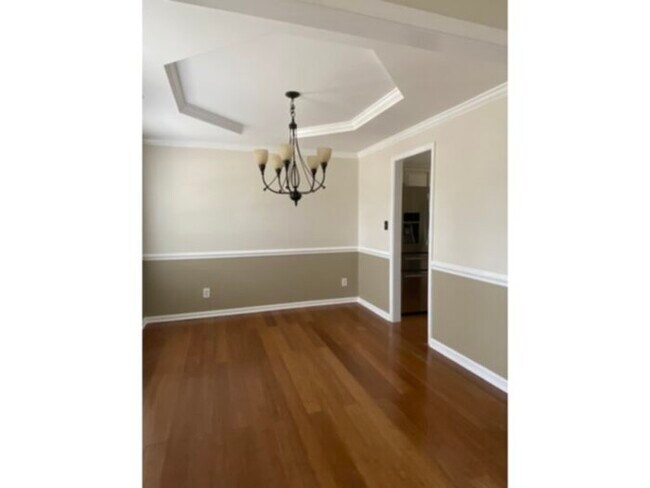 Building Photo - 50 Breezewood Dr