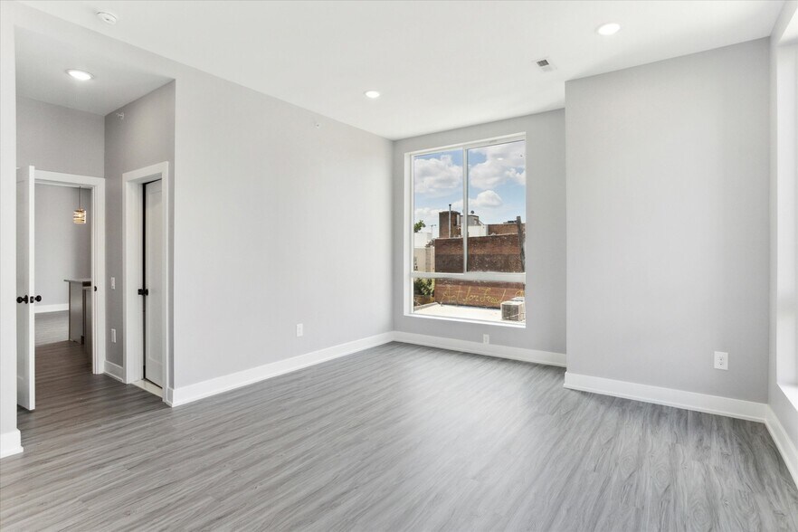 Building Photo - 650 South St