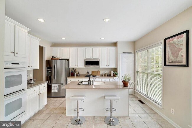 Building Photo - 4035 Timber Oak Trl