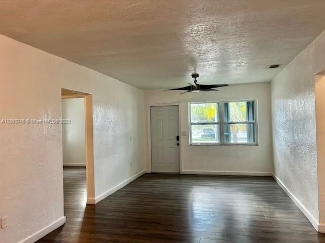 Building Photo - 805 NE 134th St