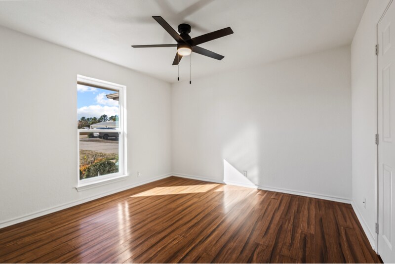 Building Photo - 170 N Meadowbrook Dr