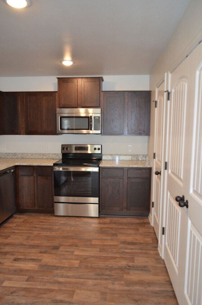 Building Photo - 1826 Castroville Trl