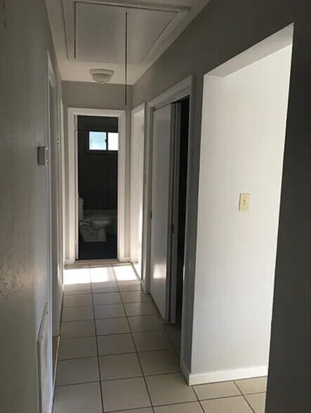 Building Photo - 853 Deary Ln