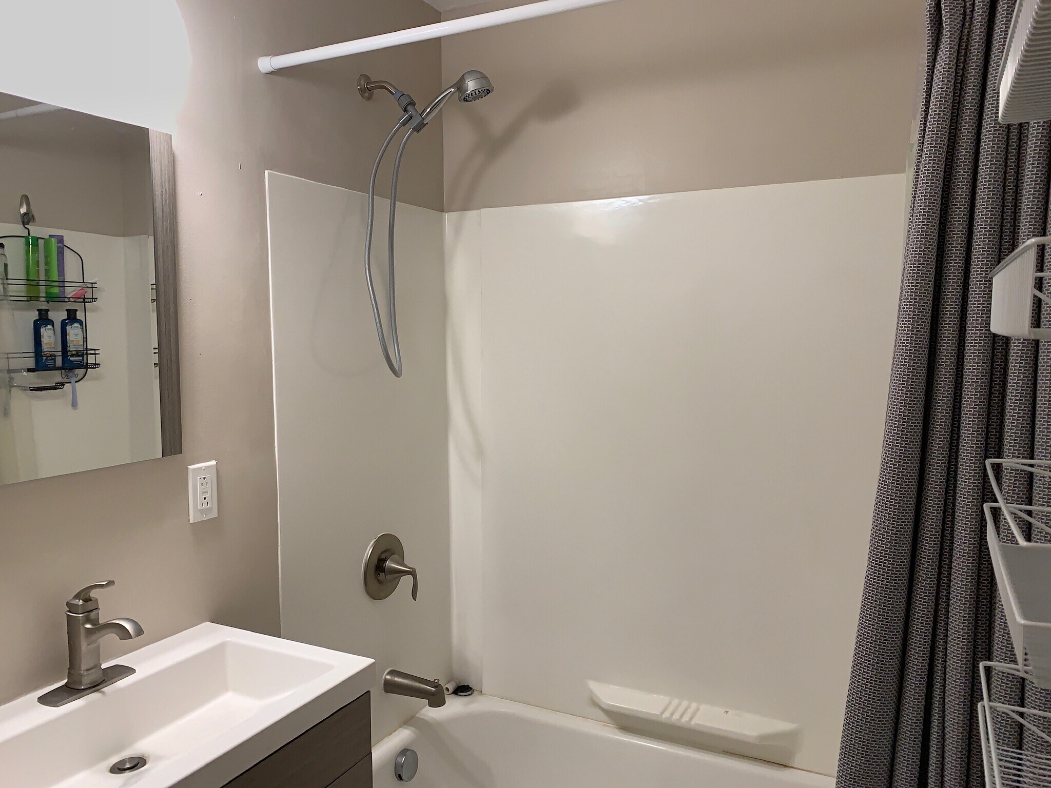 Bathroom - 5439 Penn Ave