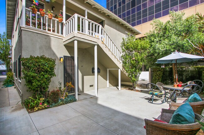 Building Photo - 1143 Harvard St