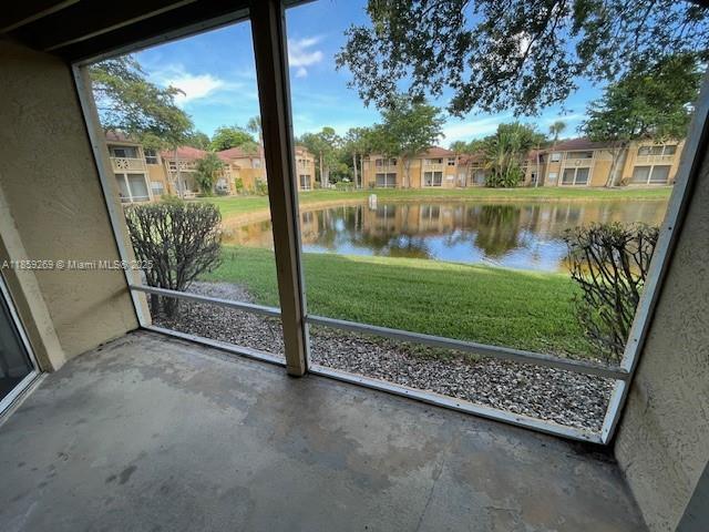 Building Photo - 4815 Via Palm Lakes