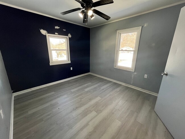 Building Photo - 818 9th Ave