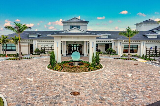 Building Photo - 9901 Regency Wy